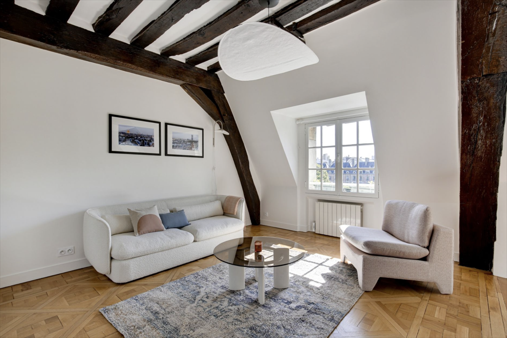 duplex 3 Rooms for sale on PARIS (75004)