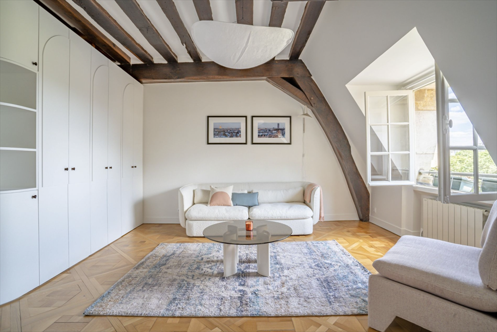 duplex 3 Rooms for sale on PARIS (75004)