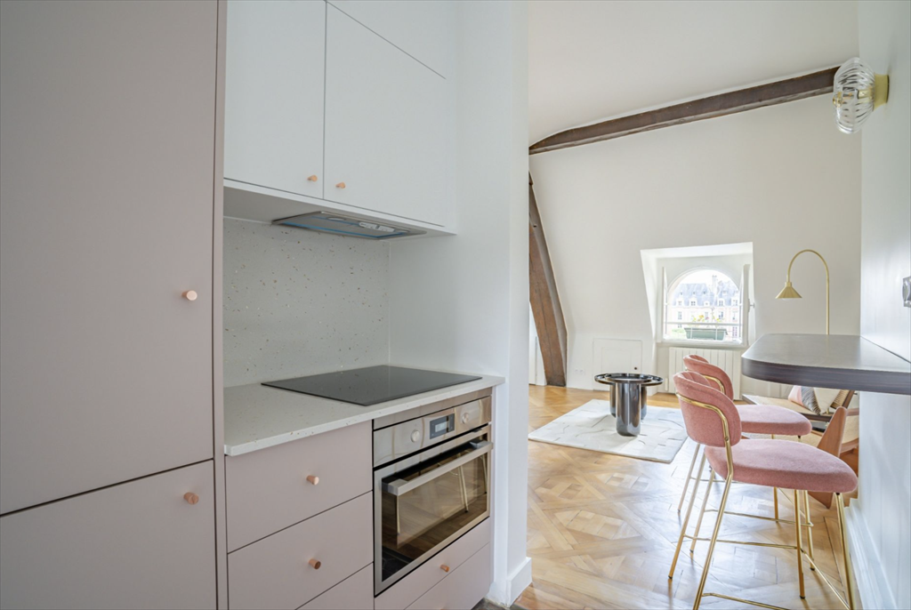 duplex 3 Rooms for sale on PARIS (75004)