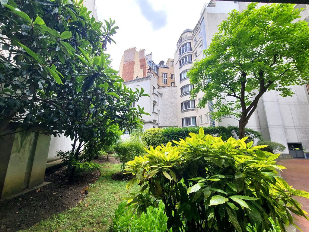 apartment 1 room for sale on PARIS (75007)