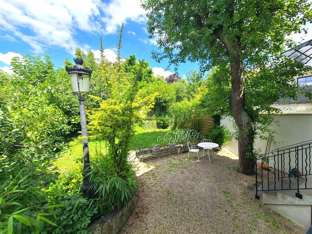 house 5 Rooms for sale on FONTENAY SOUS BOIS (94120)