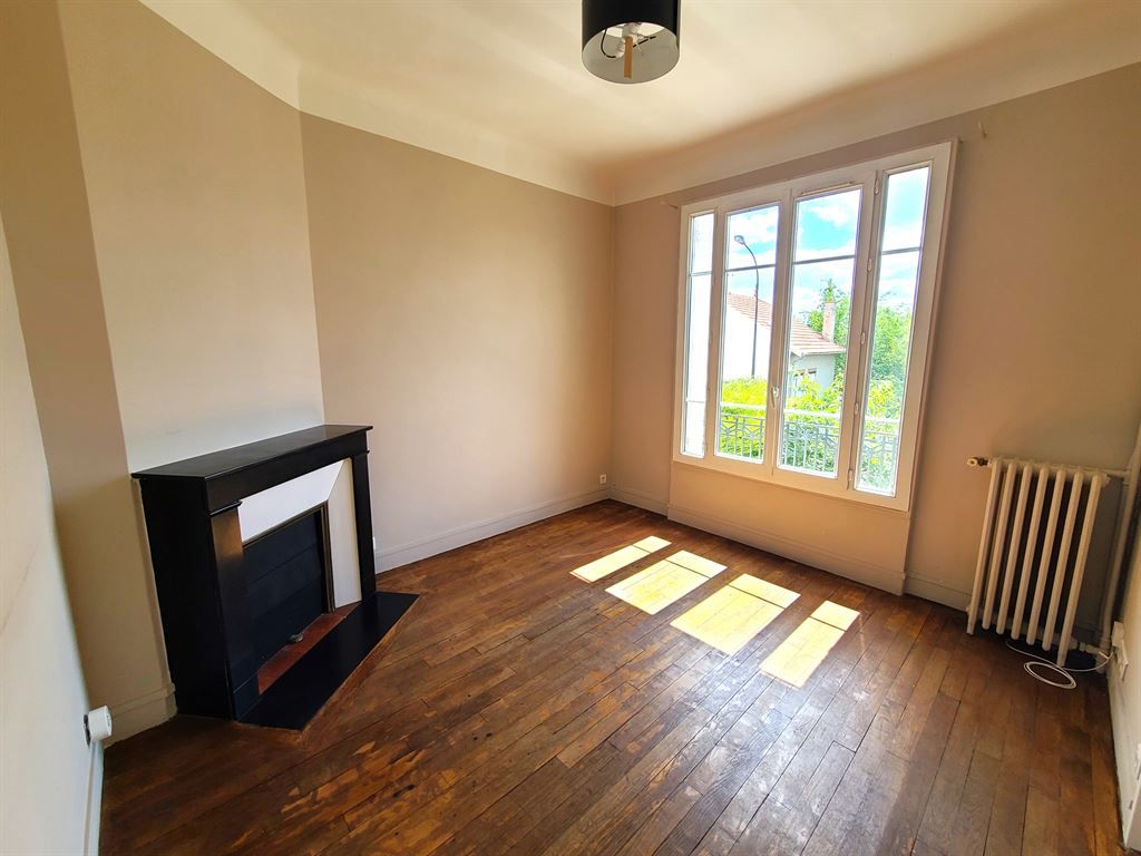 house 5 Rooms for sale on FONTENAY SOUS BOIS (94120)