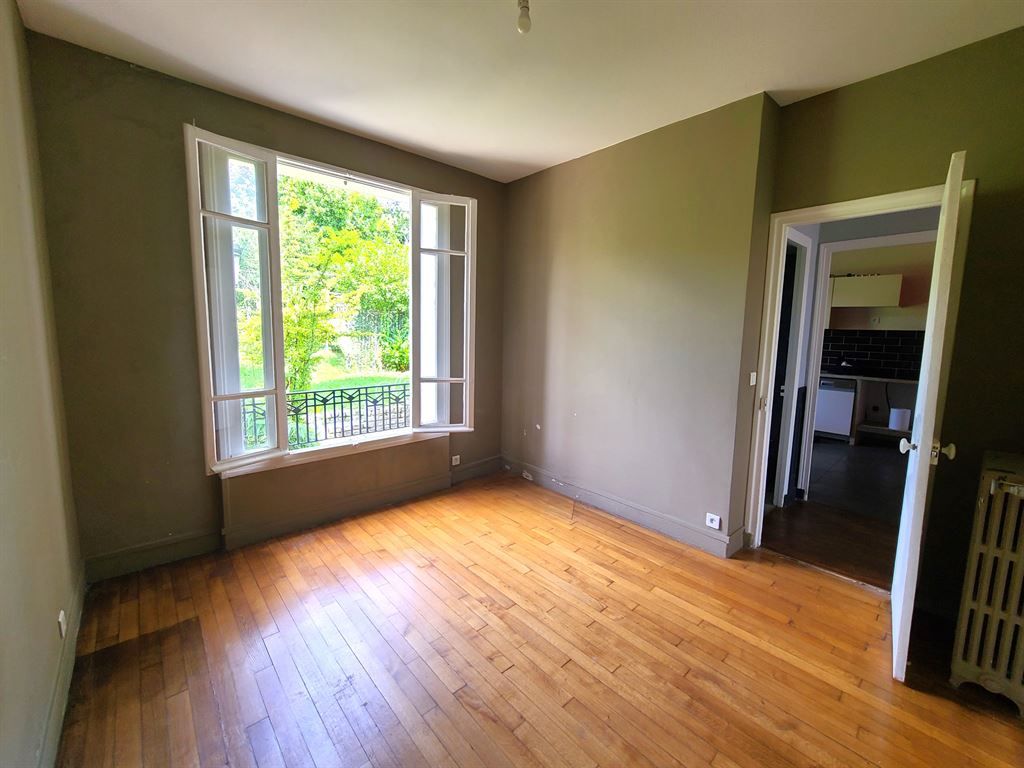 house 5 Rooms for sale on FONTENAY SOUS BOIS (94120)