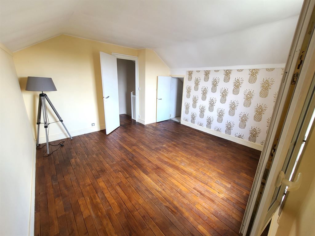 house 5 Rooms for sale on FONTENAY SOUS BOIS (94120)