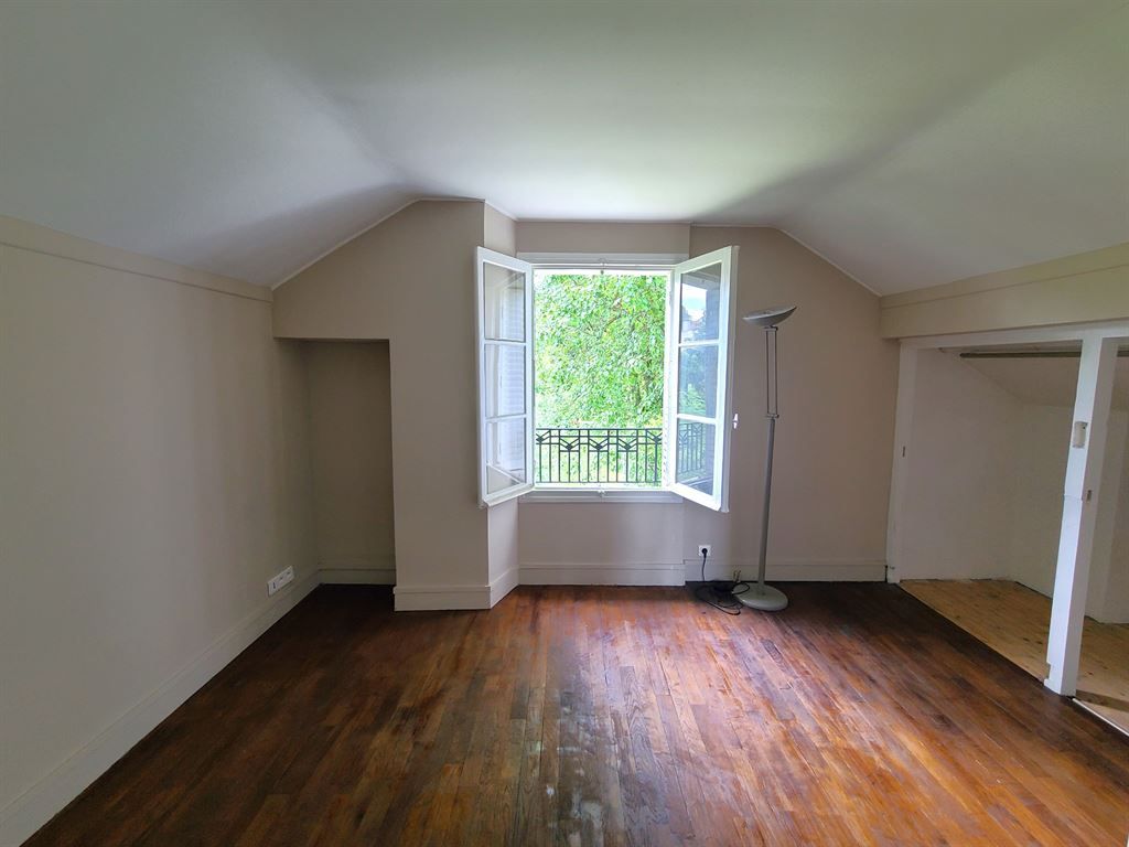 house 5 Rooms for sale on FONTENAY SOUS BOIS (94120)