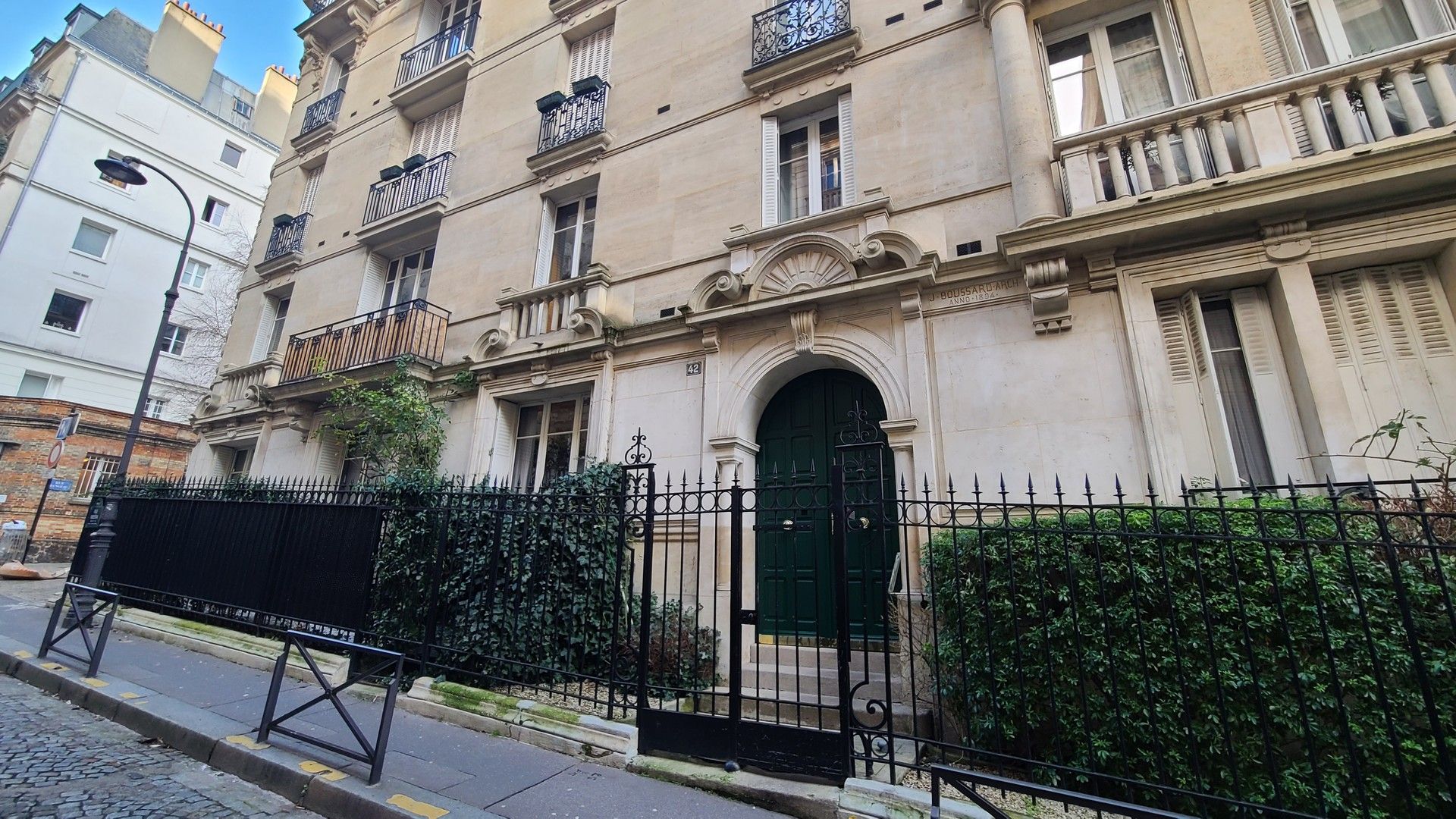Sale Apartment Paris 16 5 Rooms 122 m²