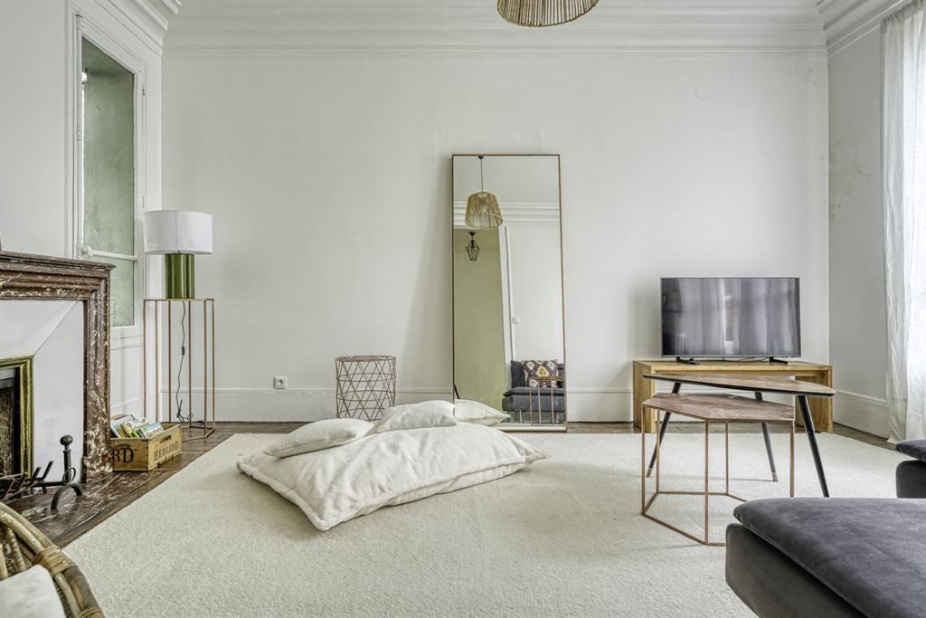 house 9 Rooms for sale on LA VARENNE ST HILAIRE (94210)