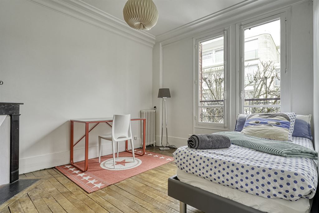 house 9 Rooms for sale on LA VARENNE ST HILAIRE (94210)